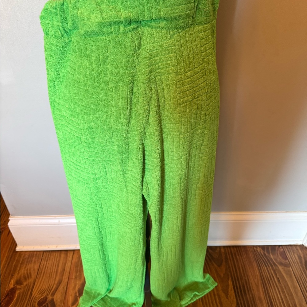 Green Textured Lounge Set - Picture 9 of 9